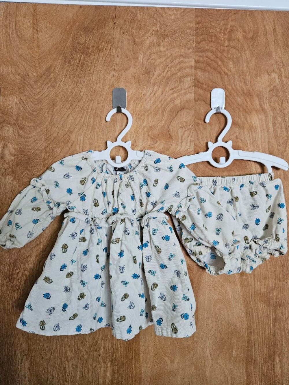 Tea collection corduroy baby dress set 6-9 months